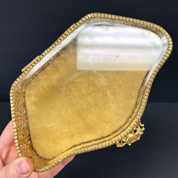 Vintage large brass Ormolu / filigree beveled glass lidded jewelry cask… - Picture 5 of 14